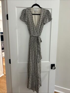 Stylestalker Neutral Floral Wrap Maxi Dress XS
